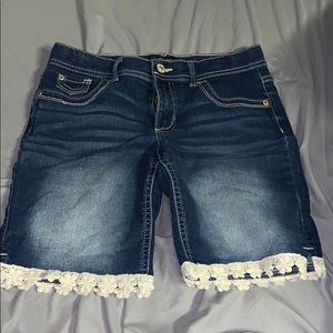 YOUTH Mid Shorts